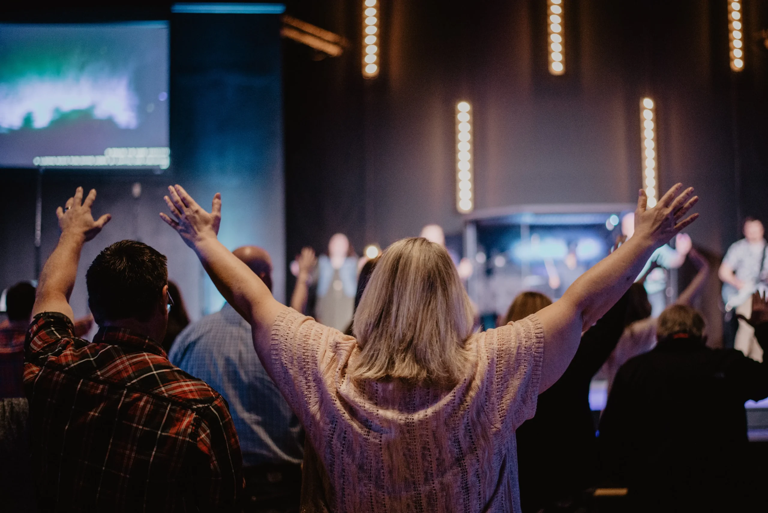 Як вирішити, що має або не має бути частиною християнського богослужіння?